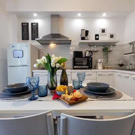 Civico 96 - Magnolia Holidays